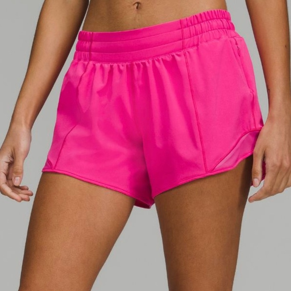 Lululemon low rise 4” hottie hots